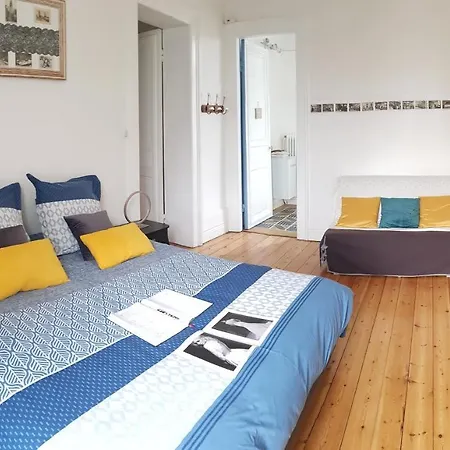 La Maison Des Dentelliers לינה וארוחת בוקר 3*