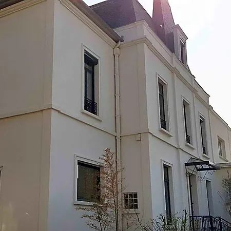 La Maison Des Dentelliers Bed and Breakfast 3*