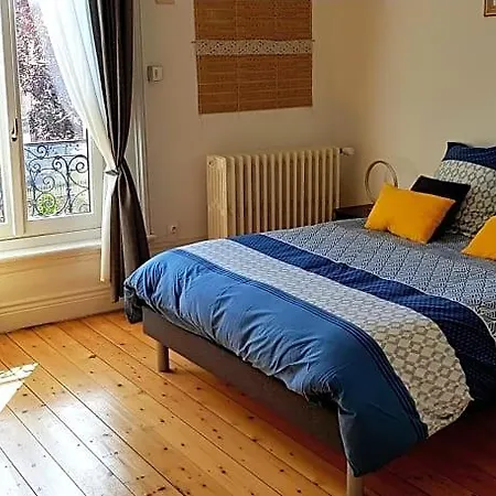 La Maison Des Dentelliers Bed and Breakfast 3*